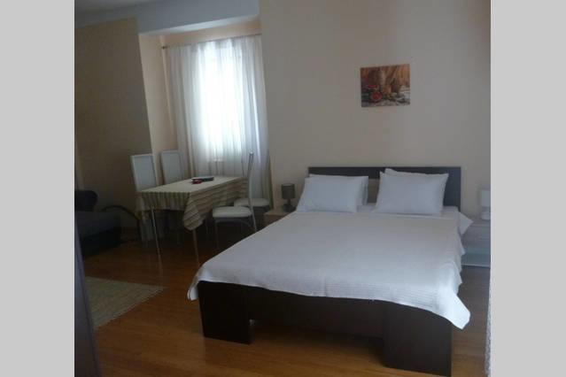 Roman Gardens Studio Apartment Рисан Экстерьер фото