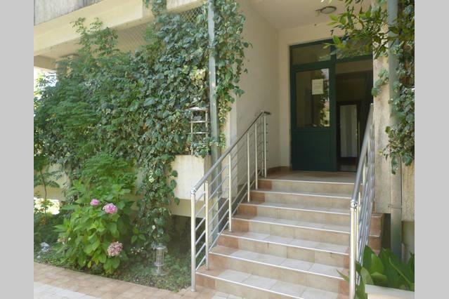 Roman Gardens Studio Apartment Рисан Экстерьер фото
